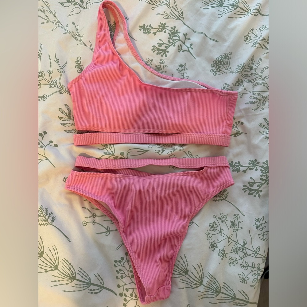 Bikini set - Picture 2 of 2